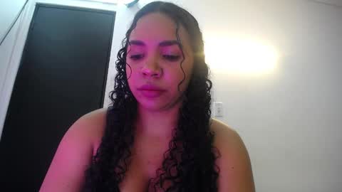 Snapshot of amymartiin chatting on June 5, 3:51 pm amy online show from June 5, 3:51 pm