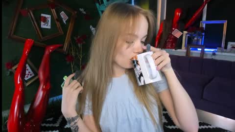 Snapshot of amynox chatting on March 26, 5:24 am Amy online show from March 26, 5:24 am