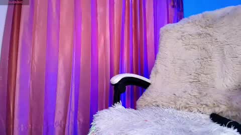 Amy ... Nice to meet u   thumb up me please its important online show from September 11, 9:26 pm