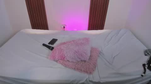 amyprice9 online show from July 14, 1:08 am