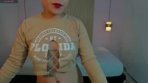 amyprice9 online show from July 24, 11:41 am