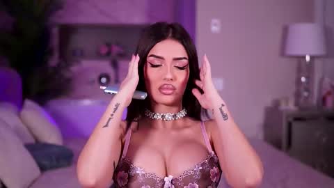 Amyra online show from December 4, 9:18 am