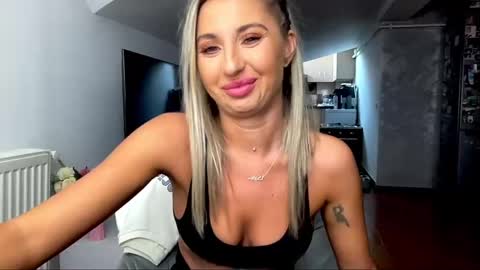 amyroberta92 online show from February 14, 10:28 am