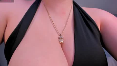 Snapshot of amyrosse_x chatting on July 30, 5:39 am AMY R online show from July 30, 5:39 am