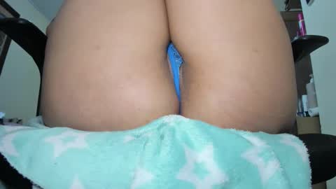 Snapshot of amywalker01 chatting on January 17, 10:02 pm amy online show from January 17, 10:02 pm