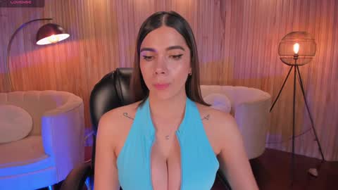 AMY WALKER online show from January 3, 1:25 pm