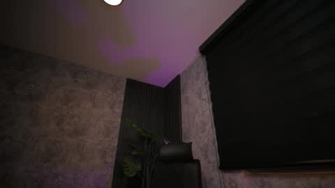 AMY WALKER online show from November 7, 9:42 am