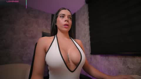 AMY WALKER online show from December 14, 9:03 am