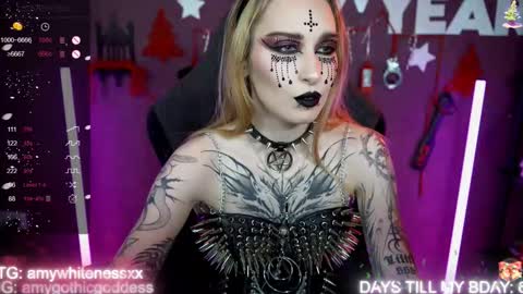 Snapshot of amywhitenessxx chatting on December 19, 2:24 pm Amy switch Goddess divine Mistress online show from December 19, 2:24 pm
