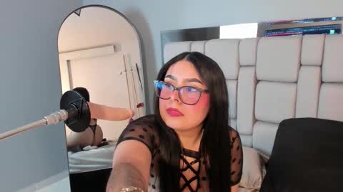 amywhitte_ online show from December 16, 7:08 pm