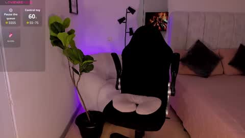   online show from June 20, 9:56 am