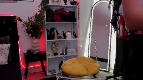 Snapshot of amyyydiamond chatting on June 10, 5:12 pm AmyDiamond online show from June 10, 5:12 pm