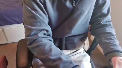 A online show from November 25, 12:49 pm