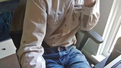 A online show from April 24, 8:17 am