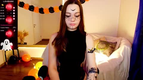 Angie online show from October 31, 2:45 am