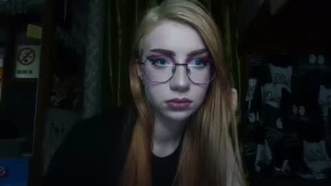 Snapshot of ana_dewitt chatting on January 4, 6:19 pm ana dewitt online show from January 4, 6:19 pm