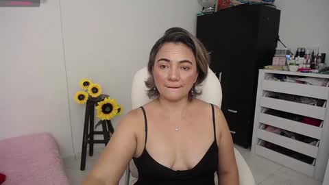  Ana  online show from December 4, 1:09 pm