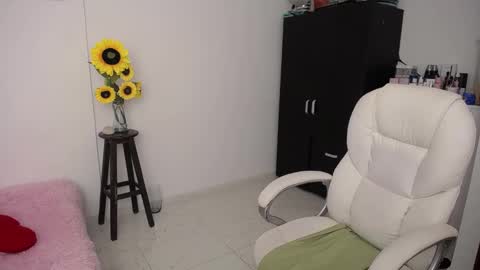  Ana  online show from December 22, 7:11 am