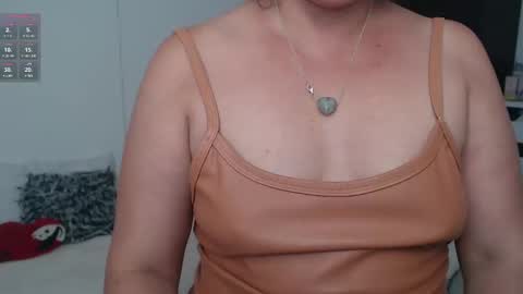 Snapshot of ana_hotmilfx chatting on January 7, 10:08 pm ANA online show from January 7, 10:08 pm