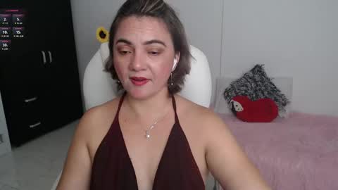 Snapshot of ana_hotmilfx chatting on February 20, 12:08 am ANA online show from February 20, 12:08 am