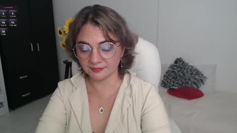 Snapshot of ana_hotmilfx chatting on March 6, 2:30 am ANA online show from March 6, 2:30 am