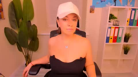 Ana online show from December 23, 10:02 am