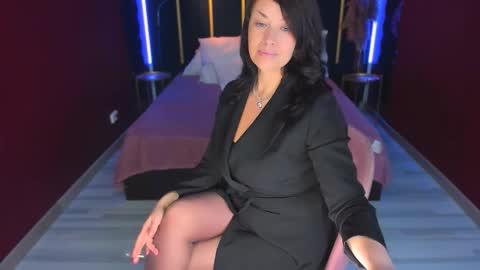 Snapshot of ana_mills chatting on March 3, 9:48 am Ana online show from March 3, 9:48 am