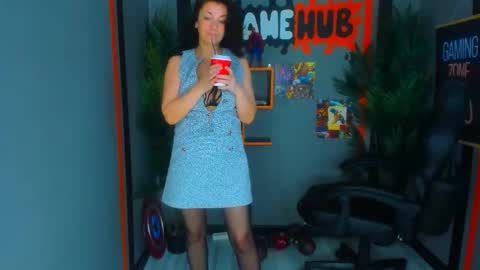 Snapshot of ana_mills chatting on March 27, 10:04 am Ana online show from March 27, 10:04 am