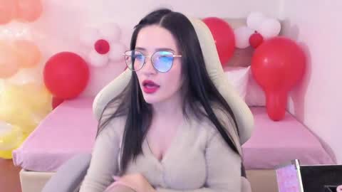 Snapshot of ana_ruuh chatting on April 1, 12:00 am Im anna but you can call me as you want online show from April 1, 12:00 am