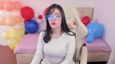 Snapshot of ana_ruuh chatting on April 13, 9:09 pm Im anna but you can call me as you want online show from April 13, 9:09 pm
