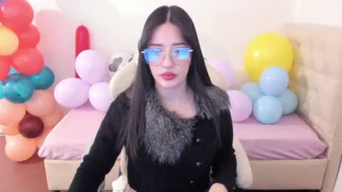 Snapshot of ana_ruuh chatting on June 18, 8:46 pm Im anna but you can call me as you want online show from June 18, 8:46 pm
