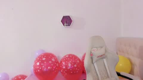 Snapshot of ana_ruuh chatting on June 22, 9:12 pm Im anna but you can call me as you want online show from June 22, 9:12 pm