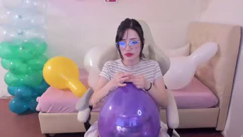 Snapshot of ana_ruuh chatting on July 23, 1:58 am Im anna but you can call me as you want online show from July 23, 1:58 am