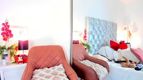 anaa_bellaa online show from December 2, 6:32 pm