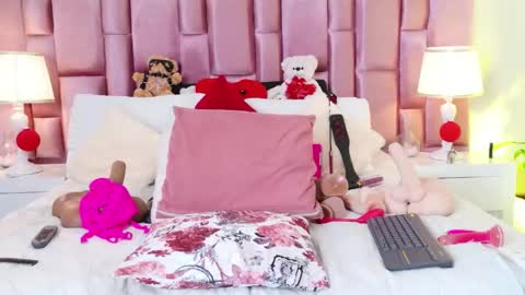 Snapshot of anaa_bellaa chatting on April 25, 1:41 pm anaa_bellaa online show from April 25, 1:41 pm
