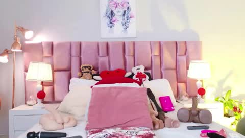 Snapshot of anaa_bellaa chatting on May 19, 12:11 pm anaa_bellaa online show from May 19, 12:11 pm