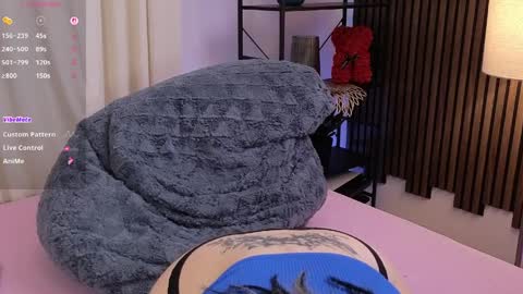 anaaimey online show from March 28, 6:24 am