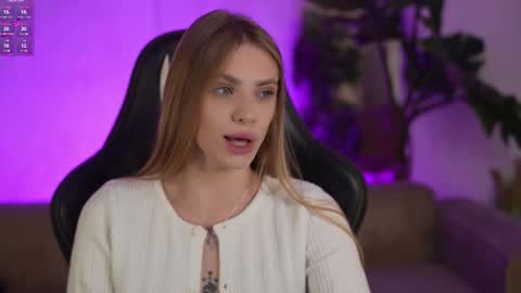 Snapshot of anabel2054 chatting on October 8, 6:33 am Sweet girls online show from October 8, 6:33 am