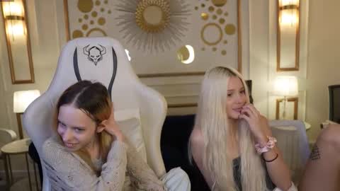 Snapshot of anabel2054 chatting on November 3, 4:19 pm Sweet girls online show from November 3, 4:19 pm