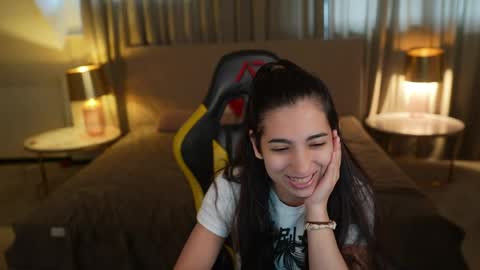 Snapshot of anabel2054 chatting on June 3, 6:27 am Sweet girls online show from June 3, 6:27 am