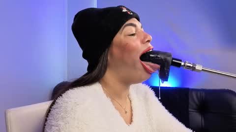 Anabel Alice Gandara online show from March 27, 1:44 pm