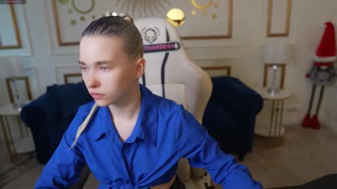 Snapshot of anabel_team054 chatting on March 11, 11:38 am PLAYHARD054 online show from March 11, 11:38 am