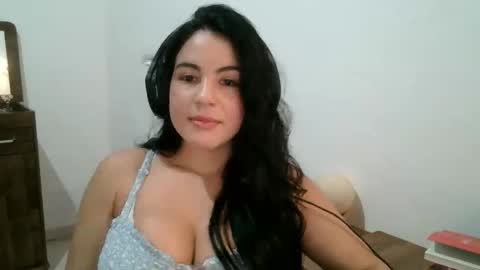 anabelenogueira1 online show from March 27, 3:56 pm