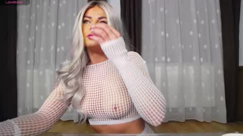 Snapshot of anabelle0904 chatting on October 27, 6:28 am Ana online show from October 27, 6:28 am