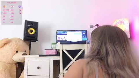 Snapshot of anabelle_wet chatting on September 16, 11:55 am Annie online show from September 16, 11:55 am