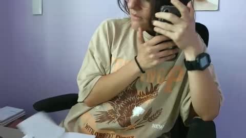 anabelucci_ online show from March 30, 5:03 pm