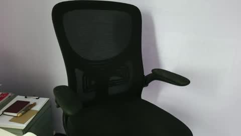 anabelucci_ online show from April 21, 3:39 pm