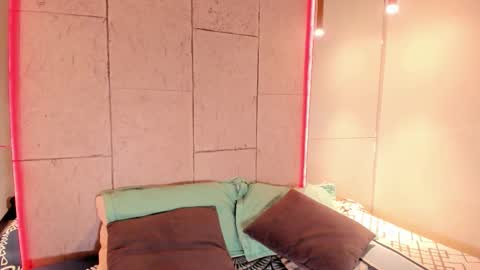 Anna online show from March 14, 11:37 am