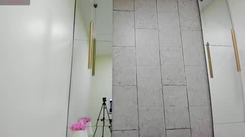 Anna online show from March 23, 1:26 pm