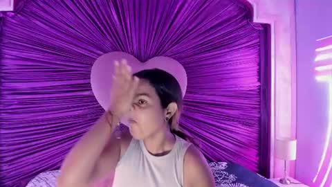 Snapshot of anaelle_bardin chatting on June 17, 12:07 pm Anna online show from June 17, 12:07 pm